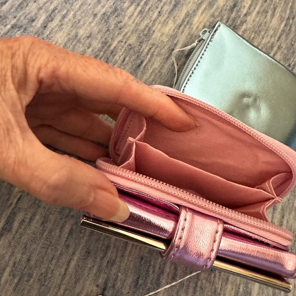 Pink and Blue Wallets - Picture 4 of 5
